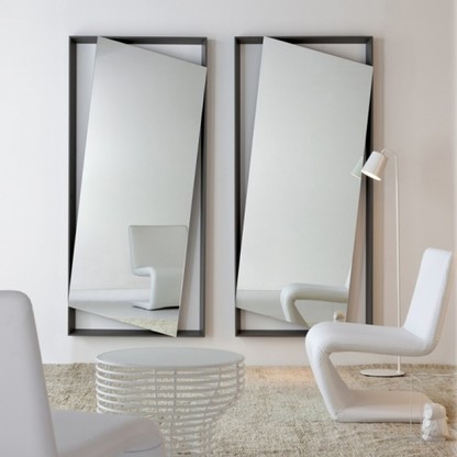 Дизайнерское зеркало Hang up итальянской фабрики Bonaldo